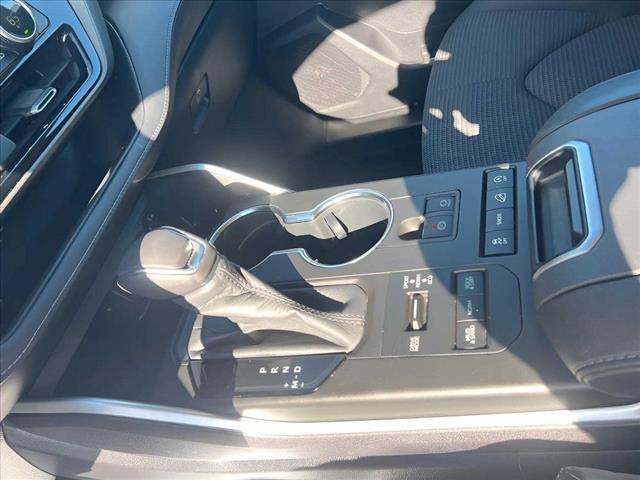2020 Toyota Highlander LE