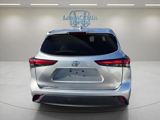 2020 Toyota Highlander LE