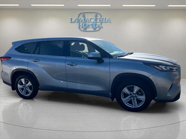 2020 Toyota Highlander LE