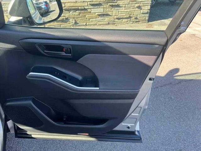 2020 Toyota Highlander LE