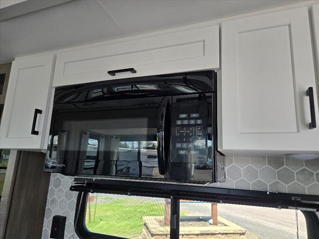 2025 Jayco JAYFLIGHT BUNGALOW 40RLTS 