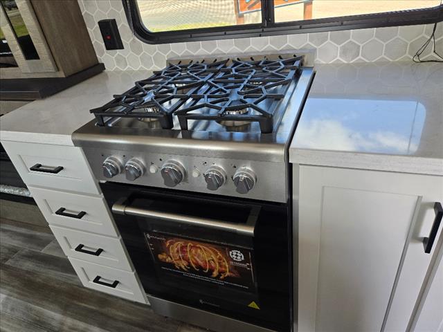 2025 Jayco JAYFLIGHT BUNGALOW 40RLTS 