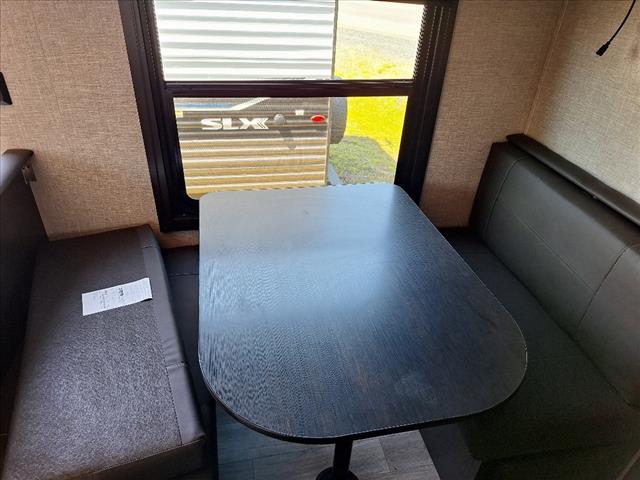 2022 Jayco JYFLSLX 