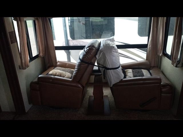 2014 Jayco PINNACLE 