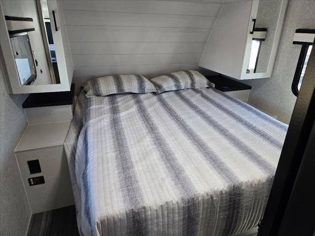 2025 Jayco 25RB JAY FEATHER 