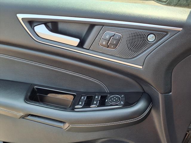 2020 Ford Edge Titanium - Photo 16