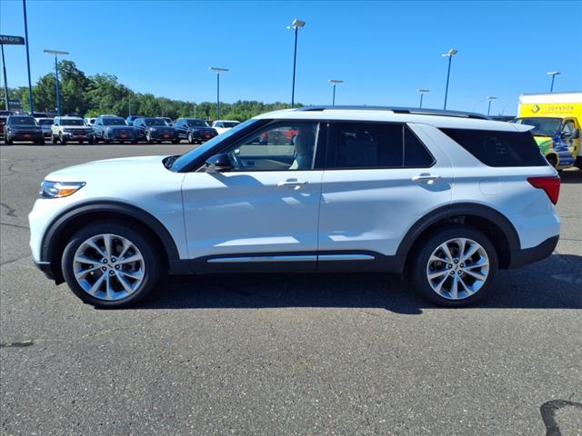 2022 Ford Explorer Platinum - Photo 2