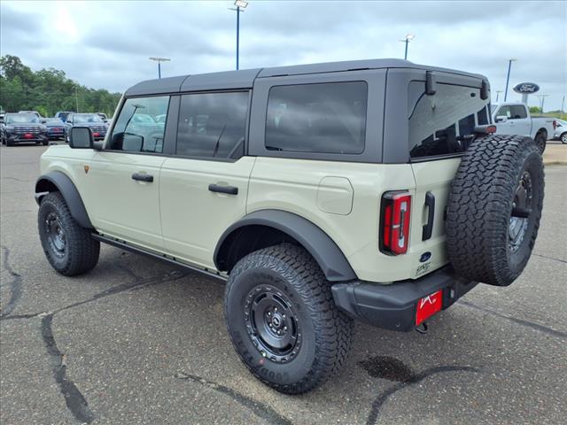 2025 Ford Bronco Badlands - Photo 2