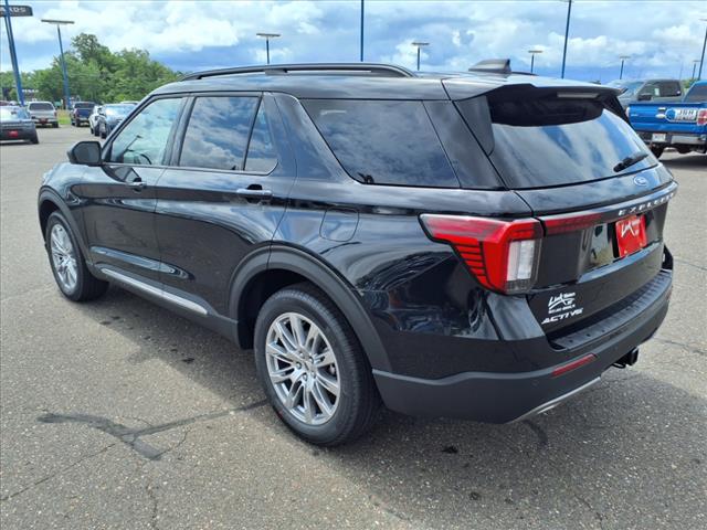 2025 Ford Explorer Active - Photo 2
