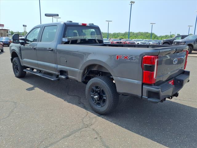 2025 Ford F-350 Super Duty XL - Photo 2