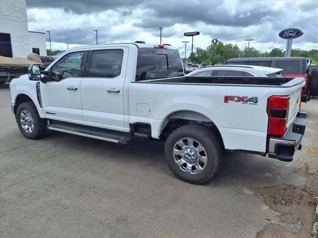 2023 Ford F-350 Super Duty Lariat - Photo 3