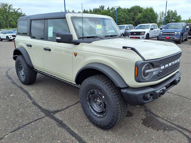 2025 Ford Bronco Badlands - Photo 4