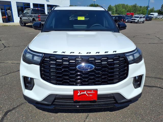 2025 Ford Explorer ST-Line - Photo 6
