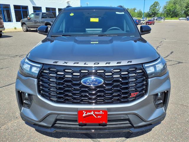 2025 Ford Explorer ST - Photo 6
