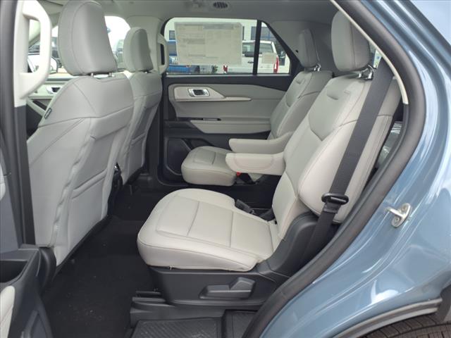 2025 Ford Explorer Active - Photo 8