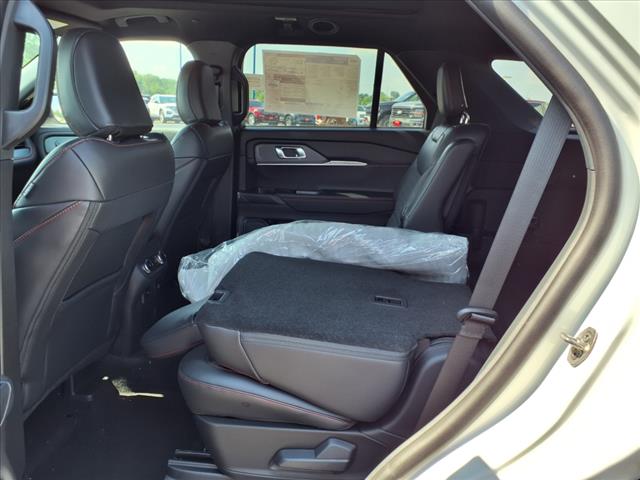 2025 Ford Explorer ST-Line - Photo 8