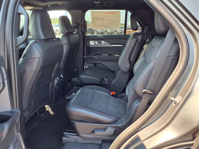 2025 Ford Explorer ST - Photo 8