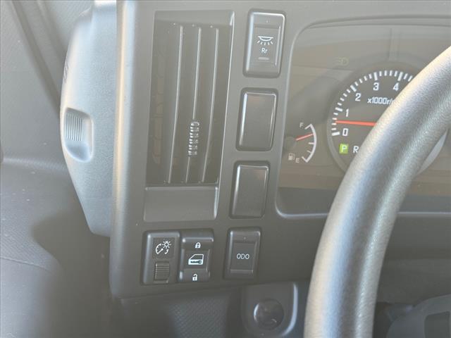 2024 Isuzu NPR  - Photo 10