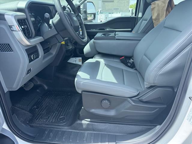 2025 Ford F-350 Super Duty XL