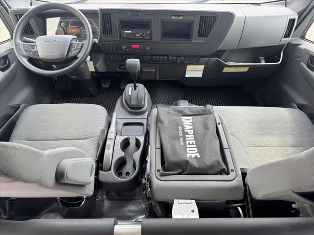 2025 Isuzu NPR 