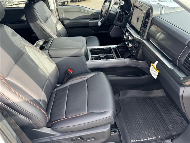 2025 Ford F-350 Super Duty Lariat