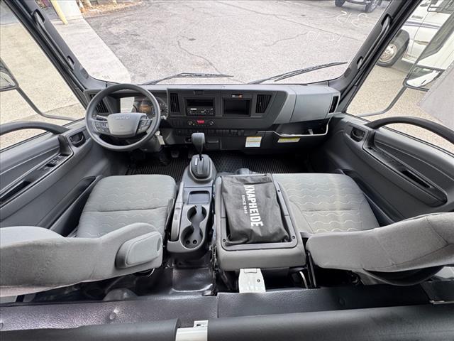 2025 Isuzu NPR 