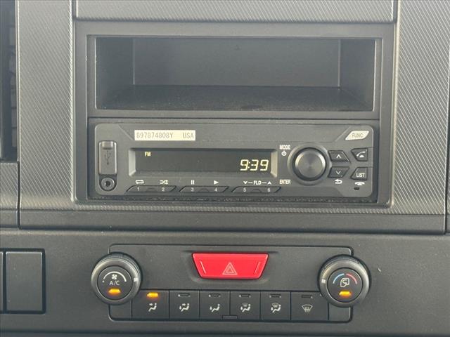 2025 Isuzu NPR 