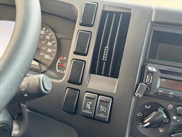 2024 Isuzu NPR 
