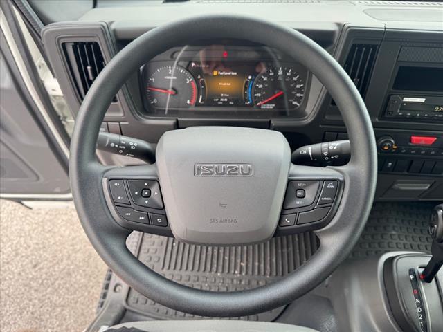 2025 Isuzu NPR 