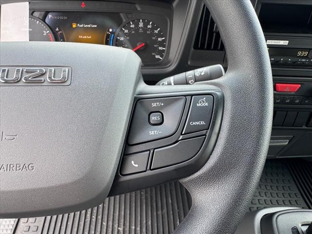 2025 Isuzu NPR 