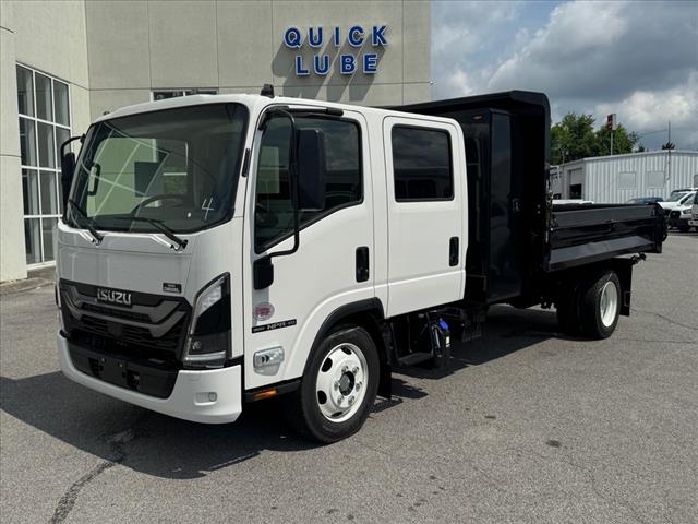 2025 Isuzu NPR 