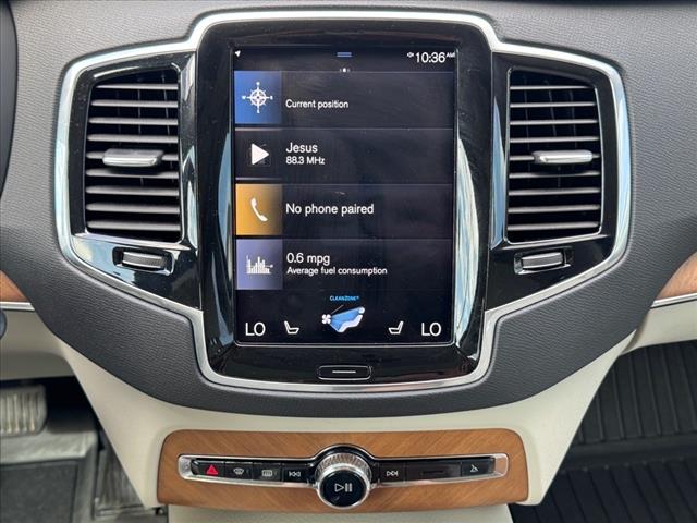 2021 Volvo XC90 T6 Momentum 6-Passenger