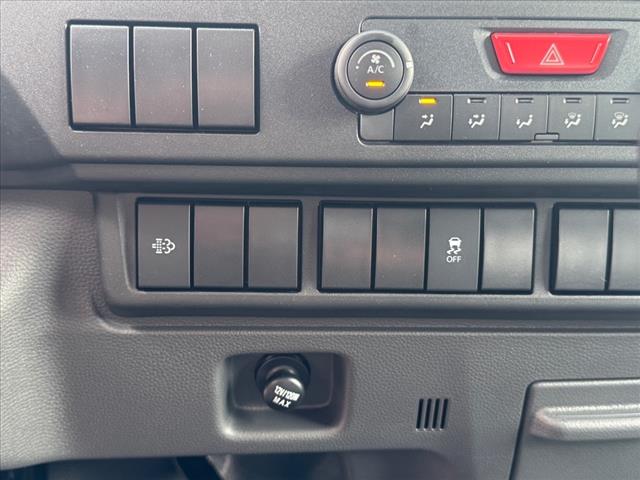 2025 Isuzu NPR 