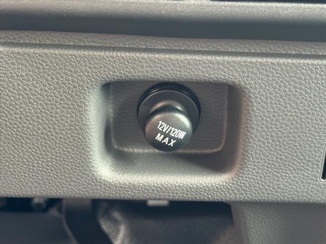 2025 Isuzu NPR 
