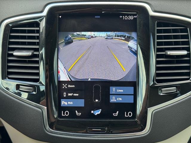 2021 Volvo XC90 T6 Momentum 6-Passenger