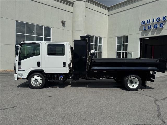2025 Isuzu NPR 