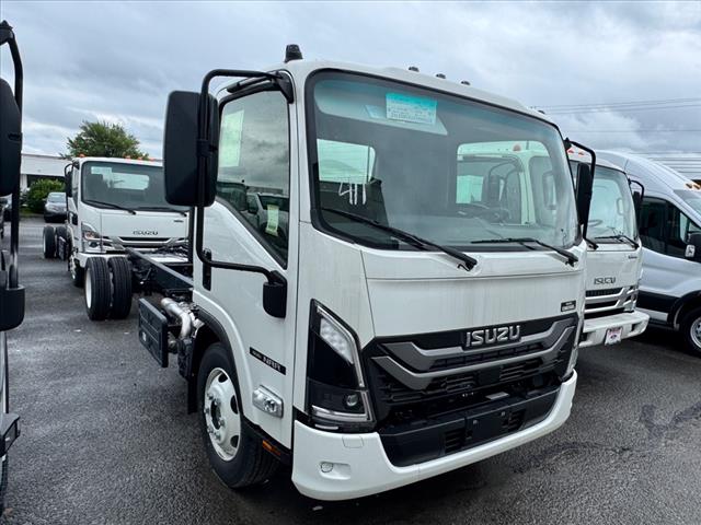 2025 Isuzu NRR 176