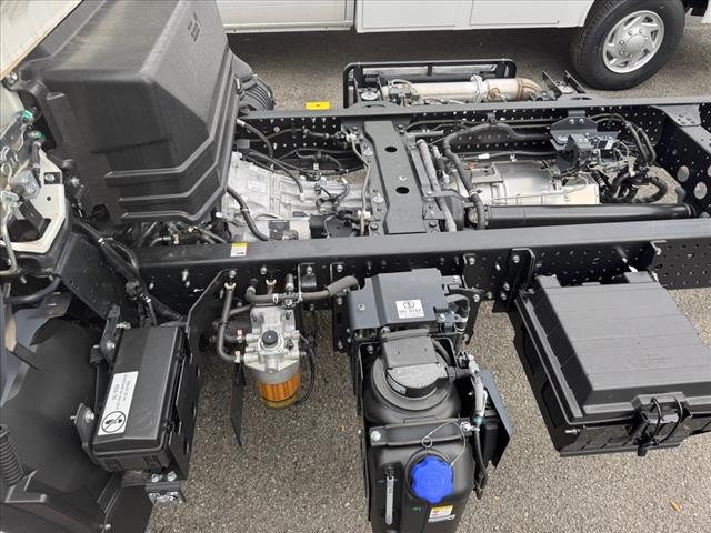 2025 Isuzu NRR 176