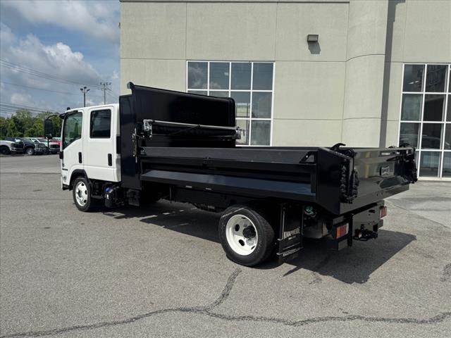 2025 Isuzu NPR 