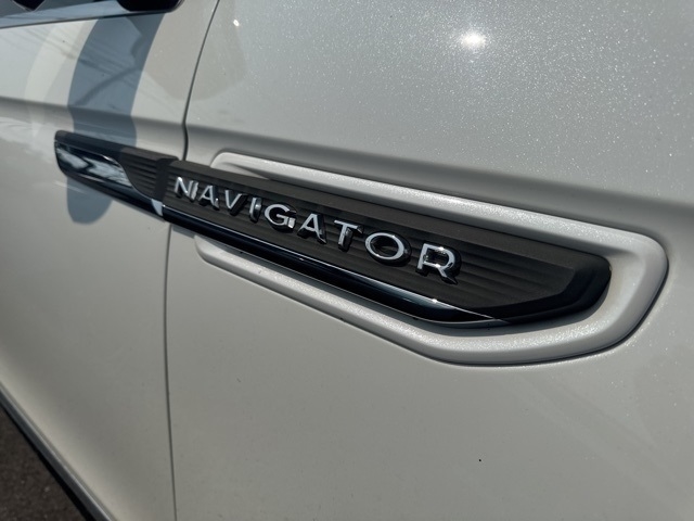 2022 Lincoln Navigator L Reserve
