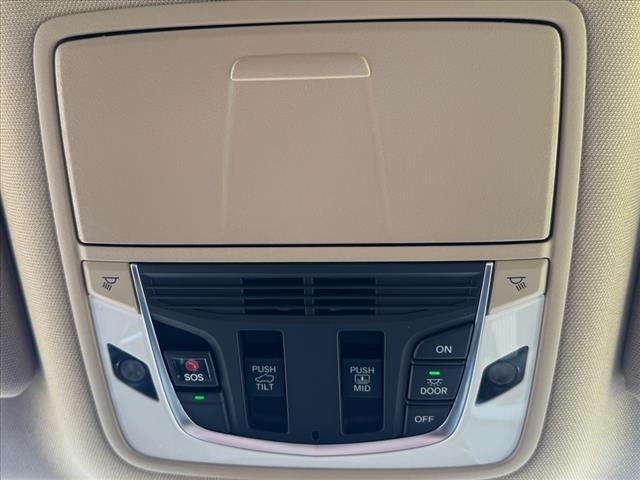 2025 Acura MDX w/Tech