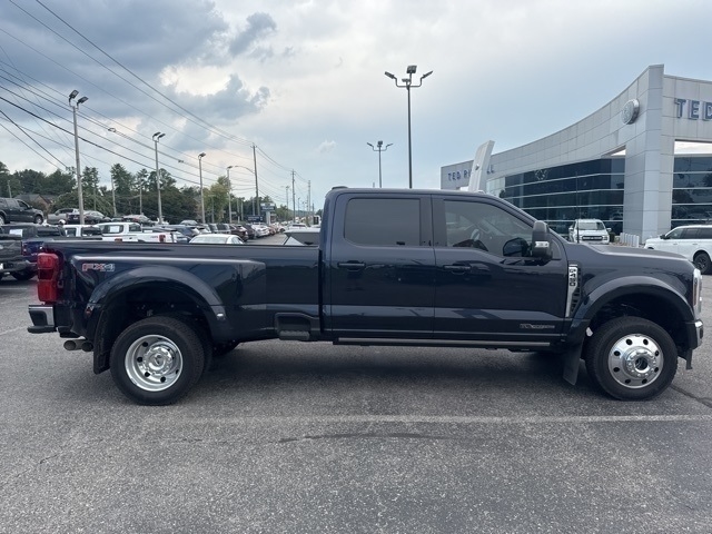 2025 Ford F-450 Super Duty Lariat