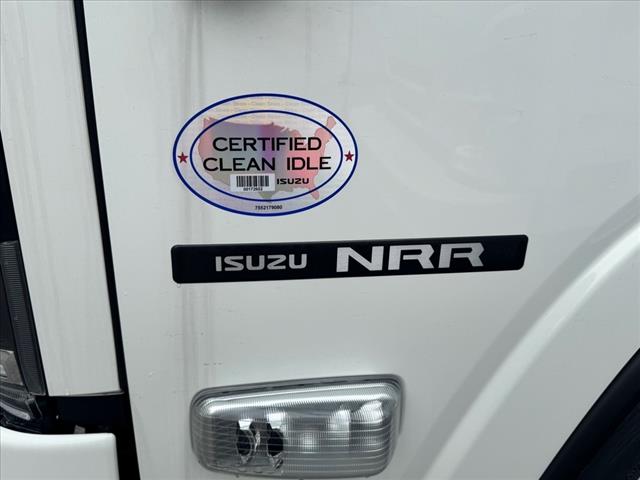2025 Isuzu NRR 176