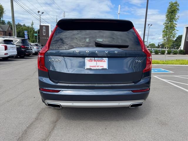 2021 Volvo XC90 T6 Momentum 6-Passenger