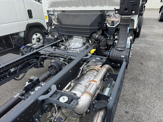 2024 Isuzu NPR 176 AT