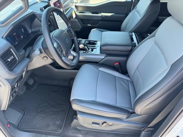 2025 Ford F-150 Lightning Lariat