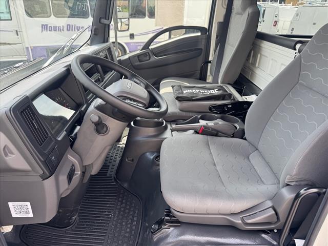 2025 Isuzu NPR 