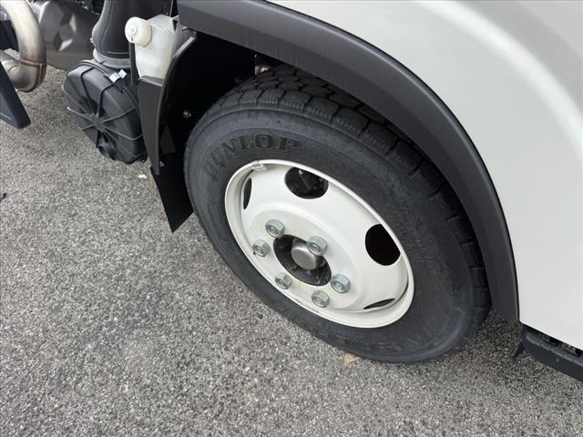 2024 Isuzu NPR 176 AT