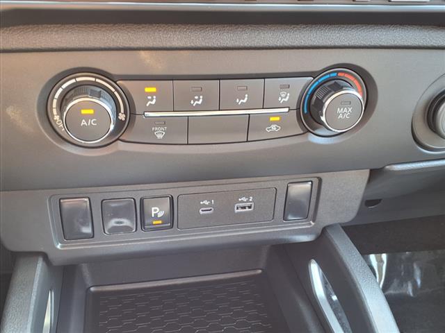 2025 Nissan Frontier SV