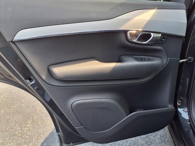 2016 Volvo XC90 T5 Momentum